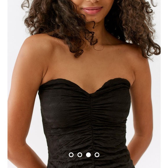 UO Nadia Ruched Strapless Midi Dress - Picture 3 of 5